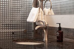 Park Cabin 3 Bedroom Cabin by RedAwning