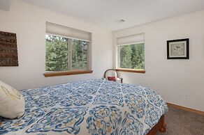 Park Cabin 3 Bedroom Cabin by RedAwning