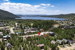 Park Cabin 3 Bedroom Cabin by RedAwning