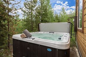 Park Cabin 3 Bedroom Cabin by RedAwning