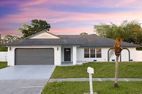 Villa Royale 4 Br Home W/ Pool And Hot Tub 4 Bedroom Villa by RedAwnin