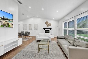 Villa Royale 4 Br Home W/ Pool And Hot Tub 4 Bedroom Villa by RedAwnin