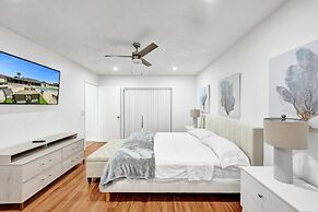 Villa Royale 4 Br Home W/ Pool And Hot Tub 4 Bedroom Villa by RedAwnin