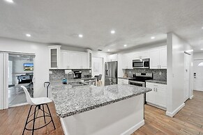 Villa Royale 4 Br Home W/ Pool And Hot Tub 4 Bedroom Villa by RedAwnin