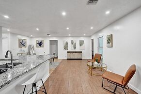 Villa Royale 4 Br Home W/ Pool And Hot Tub 4 Bedroom Villa by RedAwnin