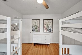 Villa Royale 4 Br Home W/ Pool And Hot Tub 4 Bedroom Villa by RedAwnin