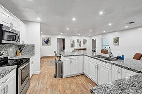 Villa Royale 4 Br Home W/ Pool And Hot Tub 4 Bedroom Villa by RedAwnin