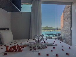 Luxo e Praia Exclusiva para Casal