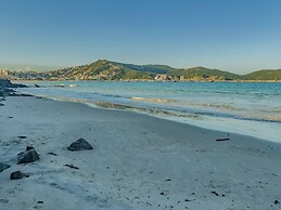 Luxo e Praia Exclusiva para Casal