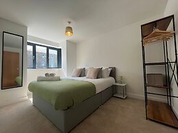 The Retreat on Morrab Sleeps 6 Balcony Parking