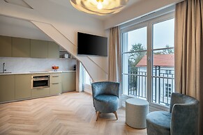 L'Horloge - Appart'Hotel near Disneyland