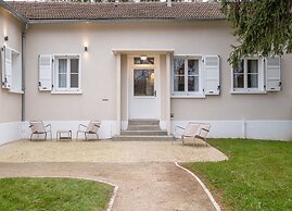 L'Horloge - Appart'Hotel near Disneyland