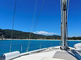 Dream Holiday on a Luxurious Sailing Yacht