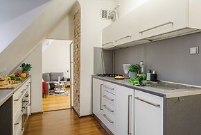 Lumina 2-level charming apart