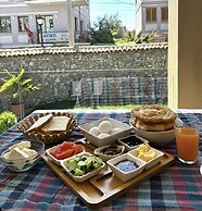 Villa Zoi A Stay to Remember I Guest House in Elbasan Castle