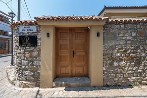 Villa Zoi A Stay to Remember I Guest House in Elbasan Castle