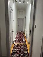 Cozy Edinburgh Apartment Escape