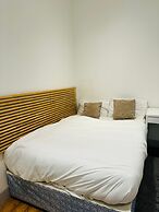 Cozy Edinburgh Apartment Escape