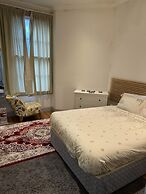 Cozy Edinburgh Apartment Escape