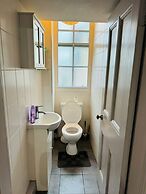 Cozy Edinburgh Apartment Escape