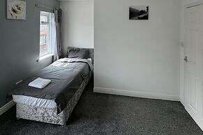 Hartlepool - 2 Bedroom - Near Seaside - Sleeps 5