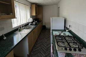 Hartlepool - 2 Bedroom - Near Seaside - Sleeps 5