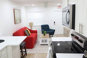Amazing 2BR walking distance to Beach