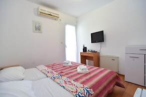 Studio With Balcony 4 min to Beach in Budva
