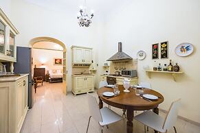 Homely City Apartment by Wonderful Italy