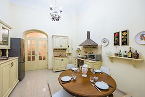 Homely City Apartment by Wonderful Italy