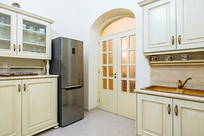 Homely City Apartment by Wonderful Italy