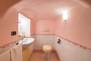 Homely City Apartment by Wonderful Italy