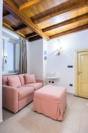 Homely City Apartment by Wonderful Italy