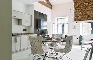Blissful Bradford Apartment - City Center Gem