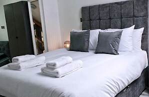 Blissful Bradford Apartment - City Center Gem