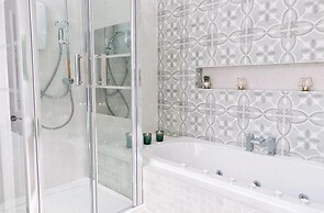 Blissful Bradford Apartment - City Center Gem