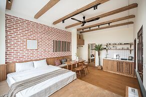 UNIQUE Creative - Wooden Design - Rooftop Jacuzzi