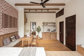 UNIQUE Creative - Wooden Design - Rooftop Jacuzzi