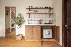 UNIQUE Creative - Wooden Design - Rooftop Jacuzzi