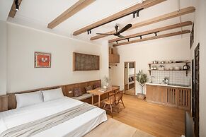 UNIQUE Creative - Wooden Design - Rooftop Jacuzzi