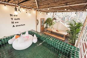 UNIQUE Creative - Wooden Design - Rooftop Jacuzzi