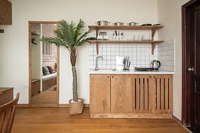 UNIQUE Creative - Wooden Design - Rooftop Jacuzzi