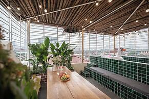 UNIQUE Creative - Wooden Design - Rooftop Jacuzzi