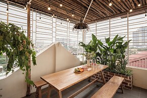 UNIQUE Creative - Wooden Design - Rooftop Jacuzzi