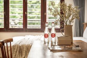 UNIQUE Creative - Wooden Design - Rooftop Jacuzzi