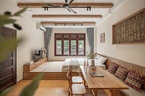 UNIQUE Creative - Wooden Design - Rooftop Jacuzzi