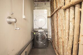 UNIQUE Creative - Wooden Design - Rooftop Jacuzzi