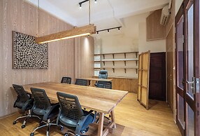 UNIQUE Creative - Wooden Design - Rooftop Jacuzzi