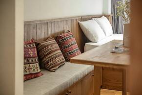 UNIQUE Creative - Wooden Design - Rooftop Jacuzzi