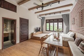 UNIQUE Creative - Wooden Design - Rooftop Jacuzzi